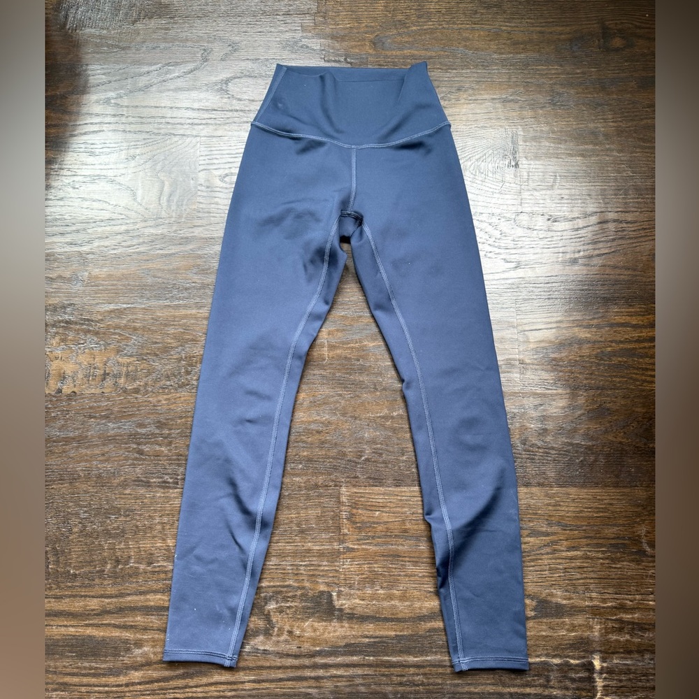 Alo Navy 7/8 airlift leggings
